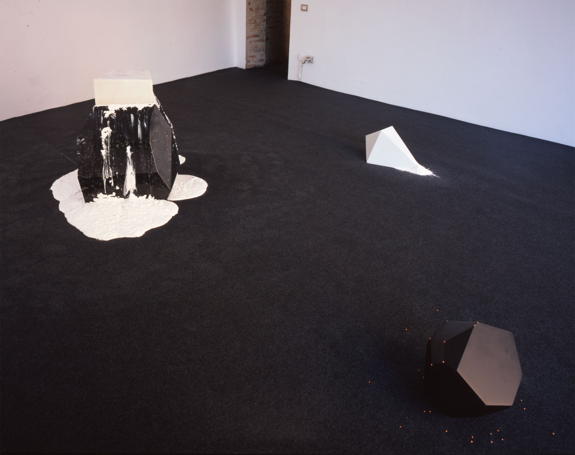 Gianni Caravaggio, Spreco di energia assoluta, 2006; Attendere un mondo nuovo, 2006; Cosmicomica, 2006 